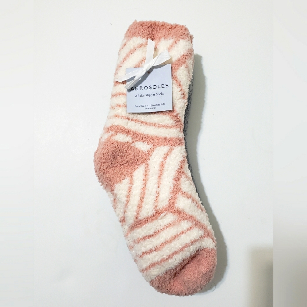 NEW Aerosoles 2 pairs slipper socks brand NEW